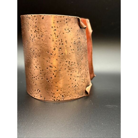 Wide Copper cuff, hand hammered, New, Handmade, 3" Wide, unisex - Picture 6 of 10